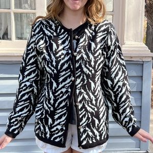 Vintage D’Allaird’s size small black white geometric cardigan sweater acrylic S